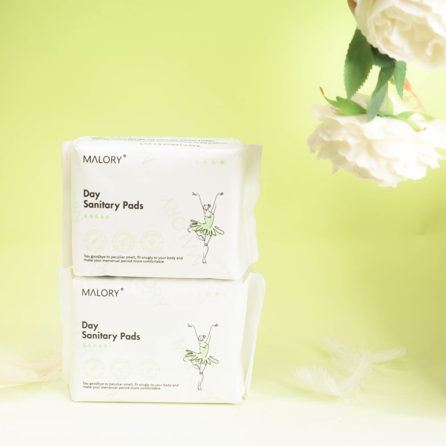 Stacked two packs of MALORY Day pads